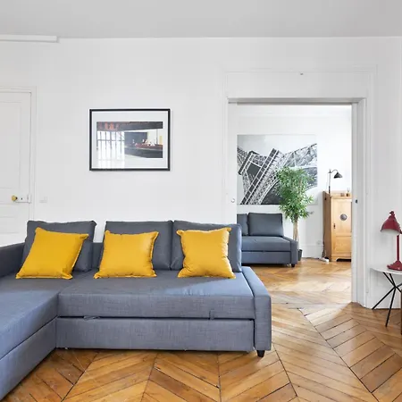 Quartier Champ De Mars Free Netflix Apartment
